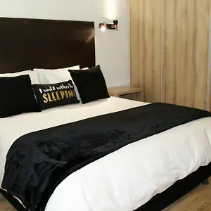 **** Hotel 205 New Cumberland South Africa